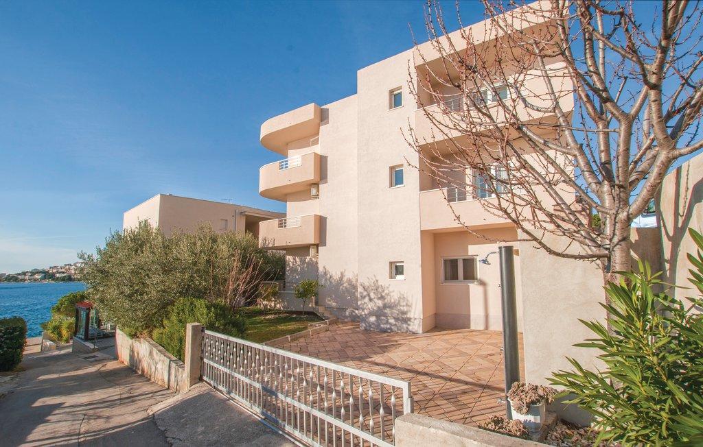 Maiv Residence - Family & Designer Suites Rogoznica  Dış mekan fotoğraf