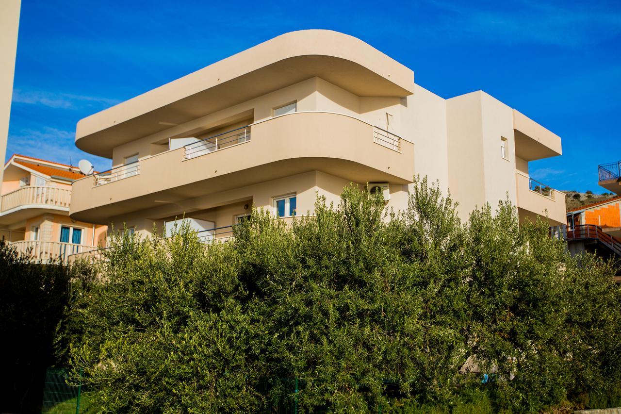 Maiv Residence - Family & Designer Suites Rogoznica  Dış mekan fotoğraf