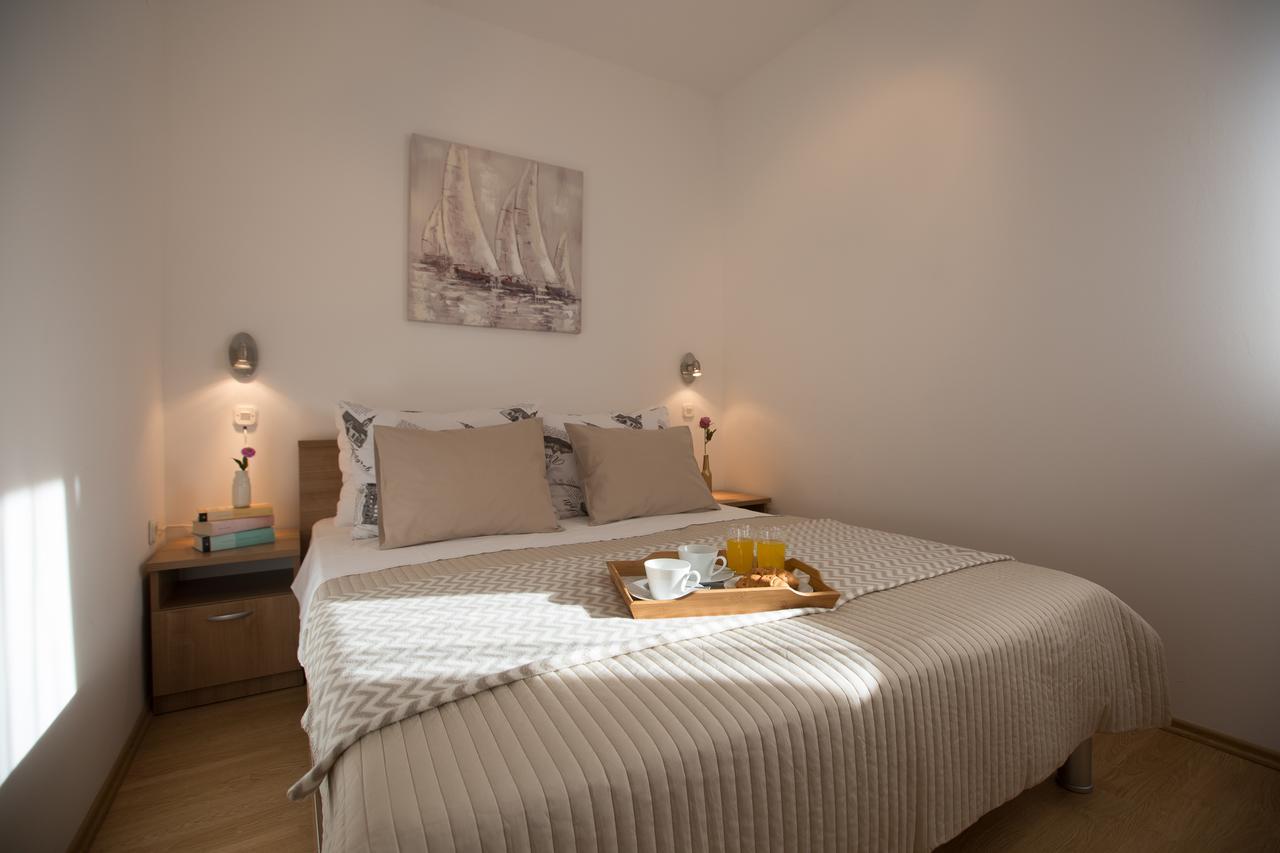Maiv Residence - Family & Designer Suites Rogoznica  Dış mekan fotoğraf