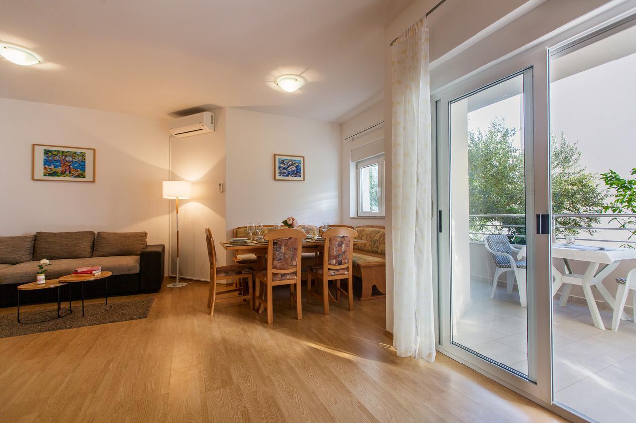 Maiv Residence - Family & Designer Suites Rogoznica  Dış mekan fotoğraf