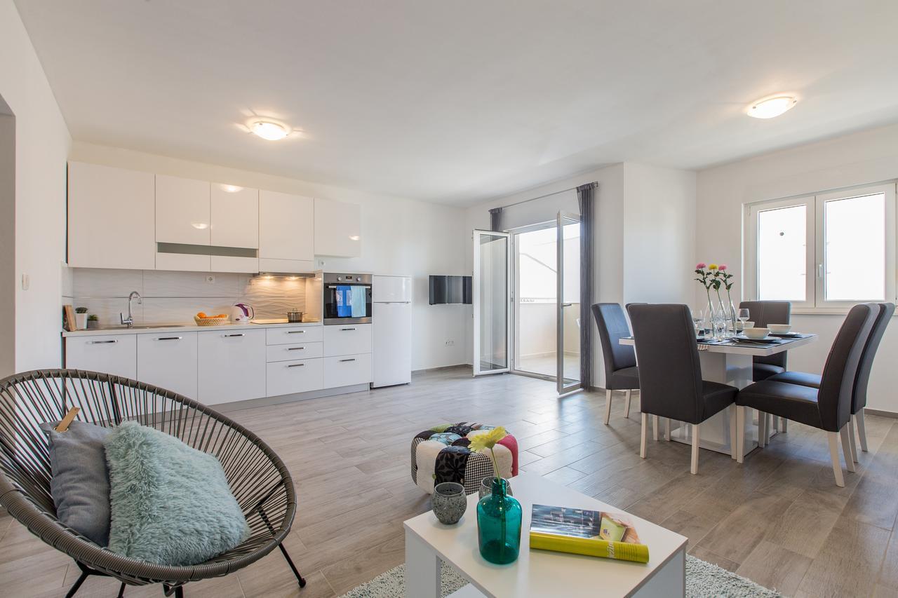 Maiv Residence - Family & Designer Suites Rogoznica  Dış mekan fotoğraf