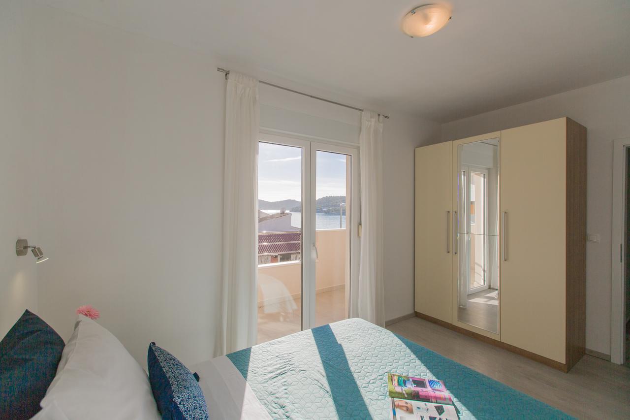 Maiv Residence - Family & Designer Suites Rogoznica  Dış mekan fotoğraf