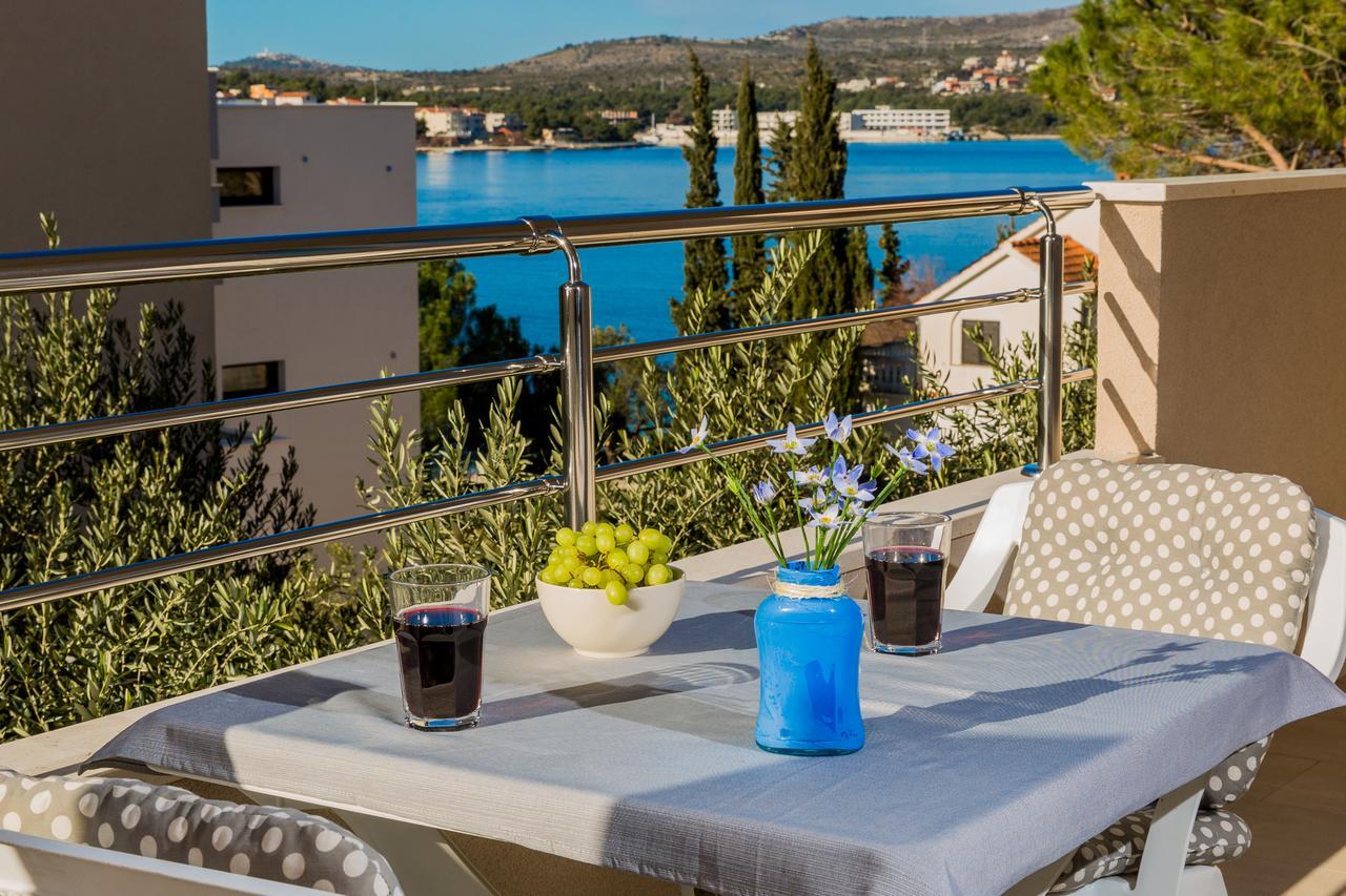 Maiv Residence - Family & Designer Suites Rogoznica  Dış mekan fotoğraf