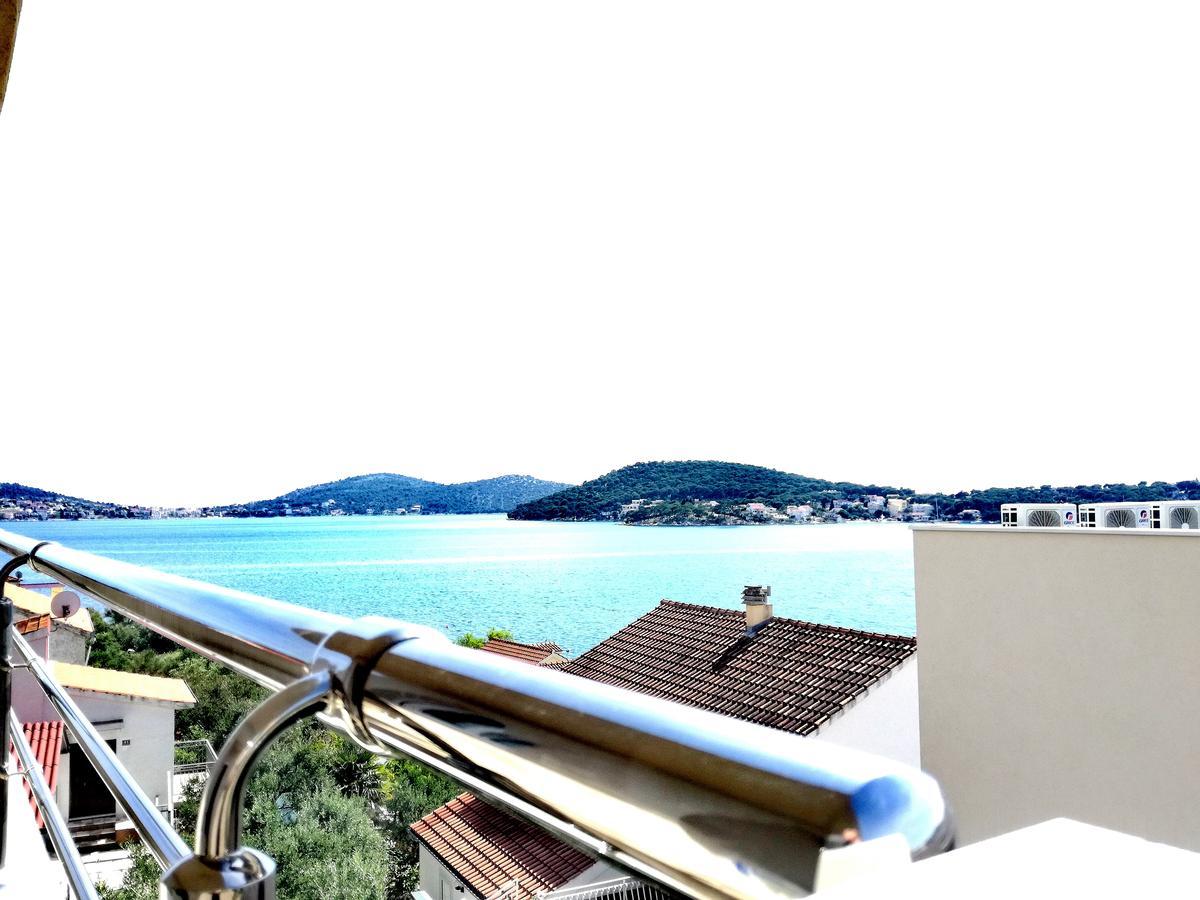 Maiv Residence - Family & Designer Suites Rogoznica  Dış mekan fotoğraf